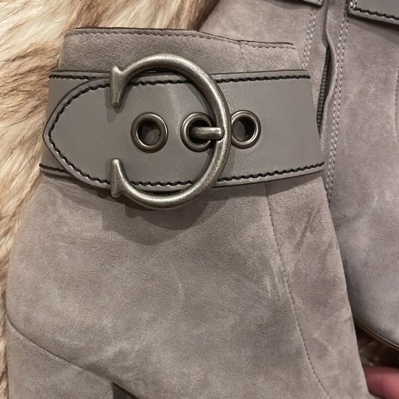 NEW | COACH | Dara Bootie | Dove Gray Suede Logo Boots | Size 6 Women’s - Picture 3 of 7